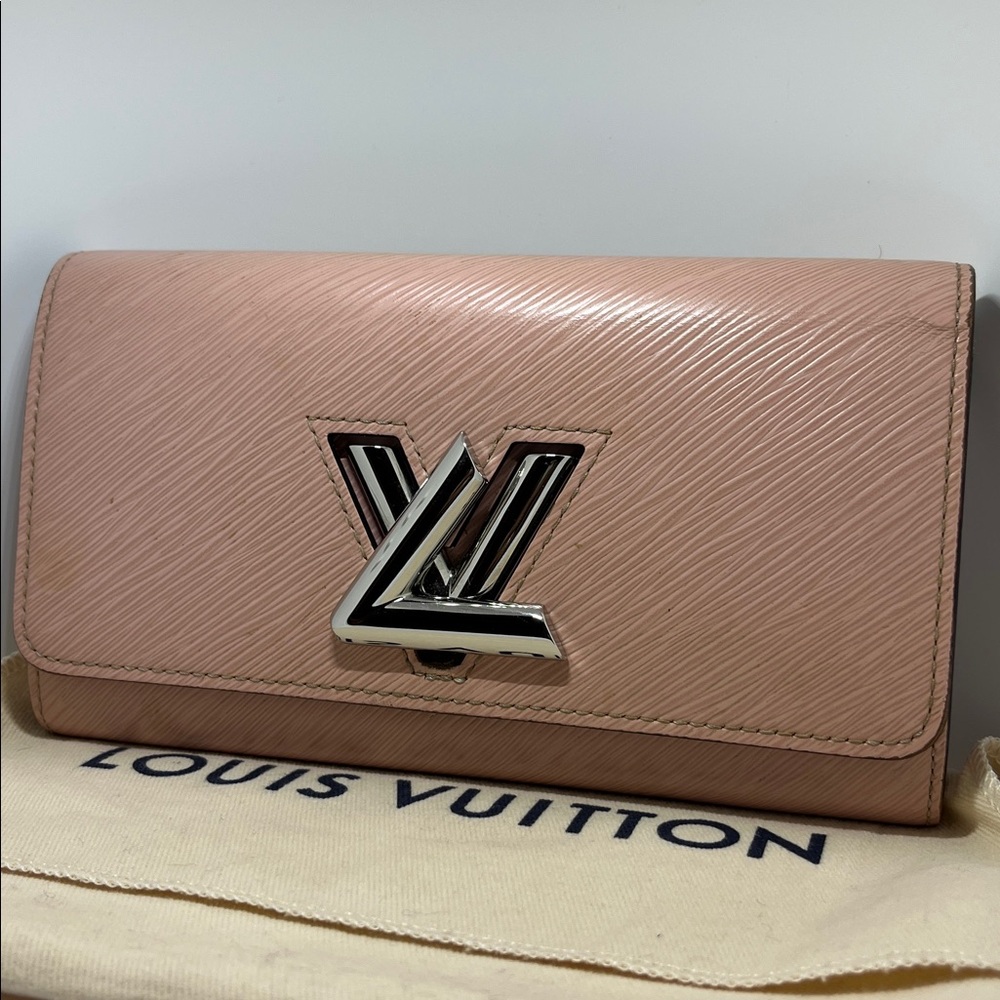 Louis Vuitton twist wallet